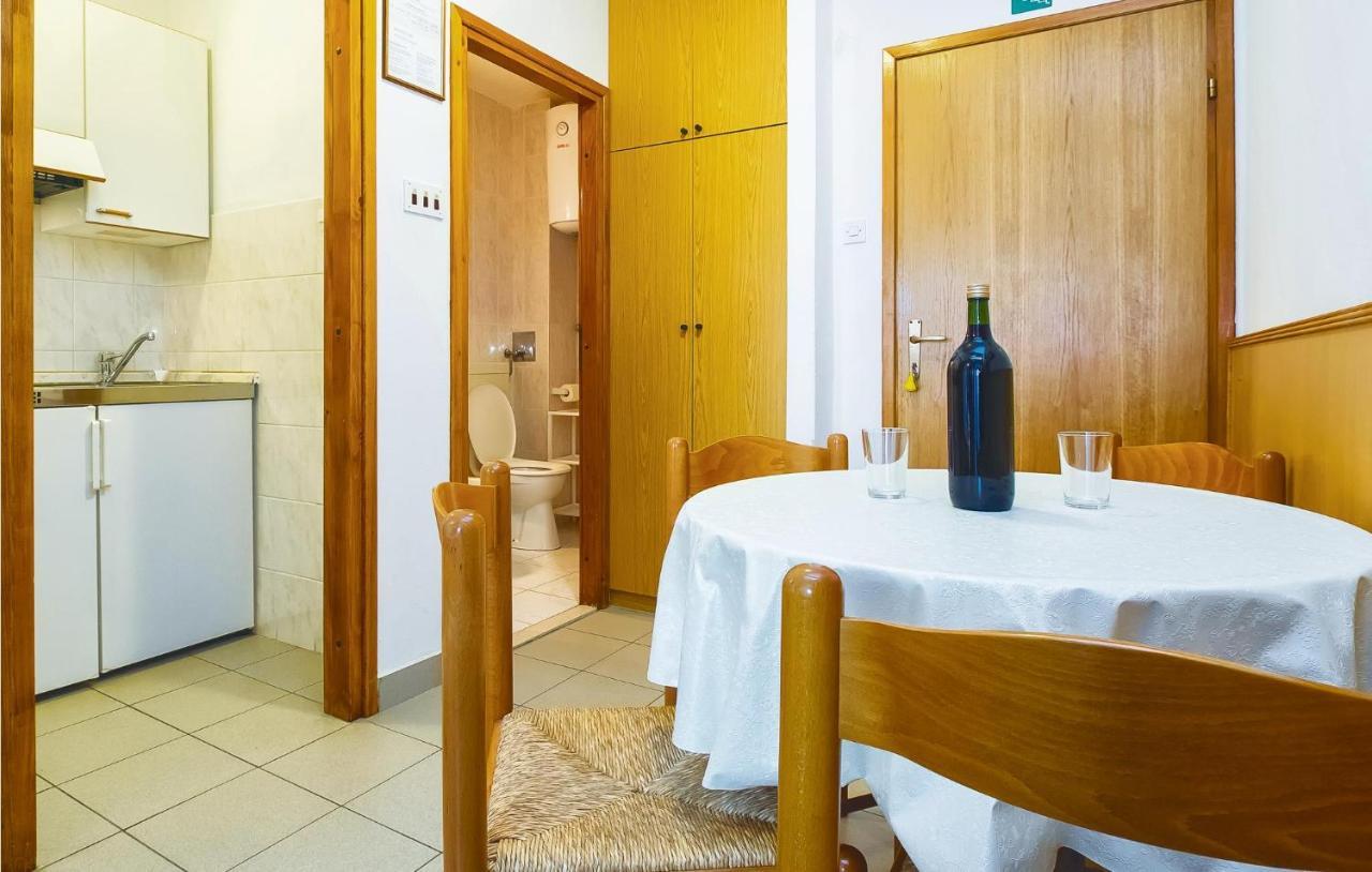 Cozy Apartment In Lokva Rogoznica With Wifi Exterior foto